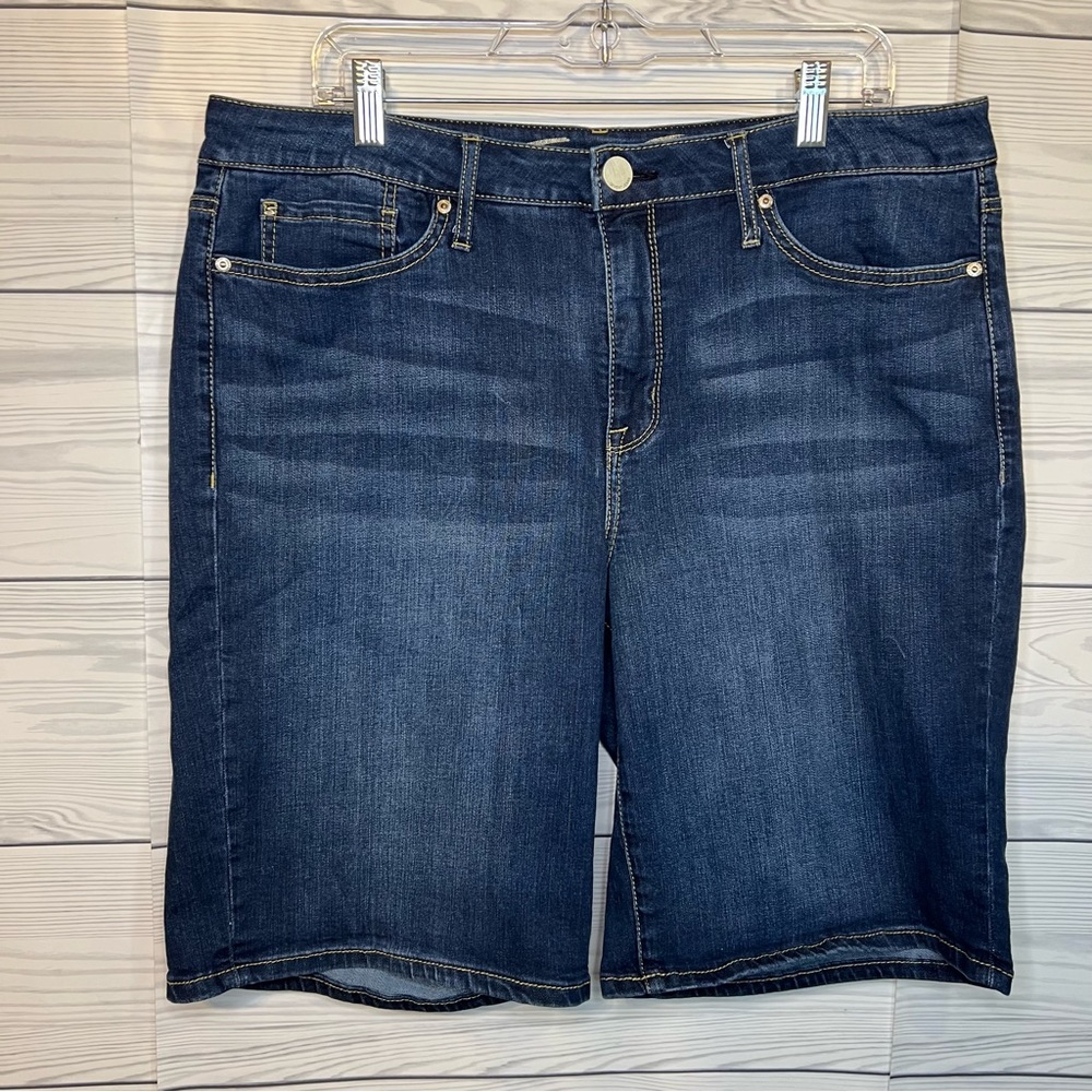 Seven 7 Jean shorts   Size 16